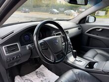 Volvo V70 Momentum 2.4 R5 D5 129kW, JÄRELMAKS!