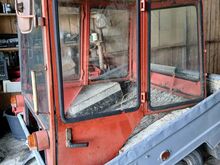 Traktor T25 komplektne kabiin.
