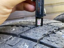 215/55/17” Goodyear naastrehvid