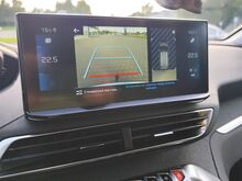 Peugeot 5008 1.5 96kW .