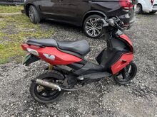 Aprilia sr50r roller