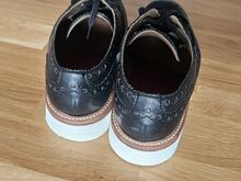 Grenson nahast brogue-kingad Vibram tallaga