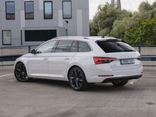 Skoda Superb Facelift подключаемый гибрид (НСО в цене)