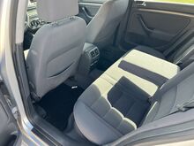 Volkswagen Golf 1,6 75кВт АВТОМАТ