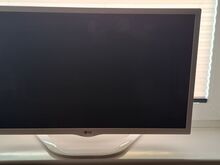 Valge LG televiisor 32" (80cm)