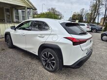 Lexus UX 250, 2.0, 112 kW, hübriid, automaat, 4x4