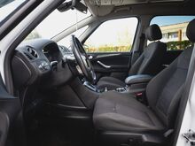Ford Galaxy 7-Kohaline, Solar esiklaas