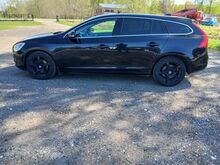Volvo V60 MOMENTUM 2.0 D 120кВт 2011