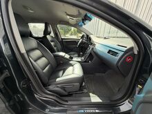 Volvo V70 Momentum 2.4 R5 D5 129kW, JÄRELMAKS!