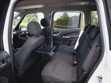 Ford Galaxy 7-Kohaline, Solar esiklaas