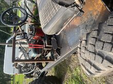 Oma valmistatud traktor