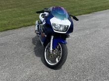 M/V suzuki gsx-r (auto vastu)