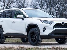 2,5-tolline tõstekomplekt N3 vedrustustele Toyota