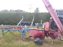MTZ 80 koos puulõhkumis masina ja lisaseadmetega