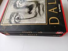 Dali kunstiraamatud
