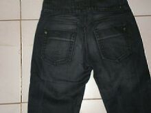 Mustad teksad