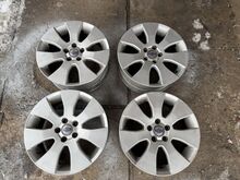 Volvo 17 tolli originaal valuveljed