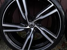 Volvo 21” 5-Double Spoke Diamond Cut