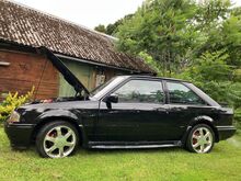 M: 1988 Ford Escort xr3i