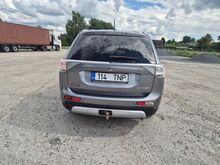 Mitsubishi outlander 2.3 110kw 7-kohta.