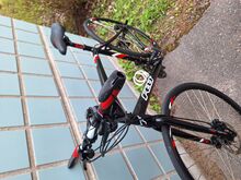 Kvaliteetne linnaratas Felt V95F (raam 56/28)