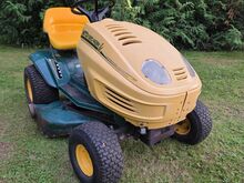 Töökorras murutraktor