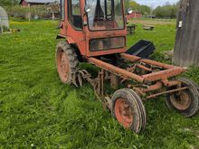 T-16 ja Jonsered murutraktor