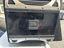 JBL Võmendi koos kastiga