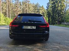 Вольво V90