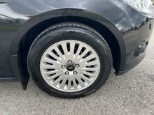 Ford Focus 1,6 77кВт, ШИПОВАННАЯ РЕЗИНА В КОМПЛЕКТЕ