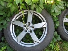Valuveljed Toyota RAV4, rehvid 235/55/R18