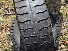 Шины для погрузчика 2 шт.