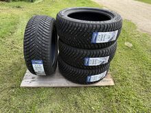 225/50 R17 Sailun ICE BLAZER SPIKE 98T/XL Naast