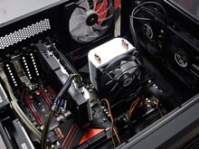 Kohandatud 4 monitoriga töökoht + PC + tool