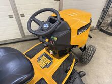 Садовый трактор Cub Cadet XT2 Kawasaki