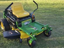 Газонный трактор John Deere Z235