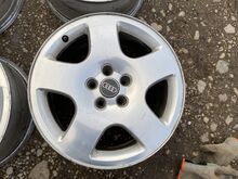 Audi 17 tolli originaal valuveljed
