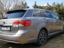 Toyota Avensis универсал 2,0 дизель 91кВт - 2014
