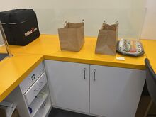Suur saar/müügilett/teeninduslett keskpõrandale