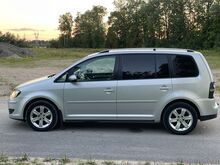 VW Touran 2010a
