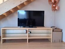 Täispuidust TV-riiul