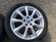 Оригинальные 17-дюймовые литые диски Honda с шинами