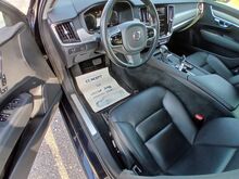 Volvo V90 Momentum 2.0 D 140кВт