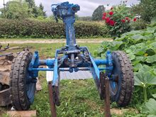 MTZ -80 esisild