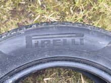 Pirelli  suverehvid 215/65 R17.