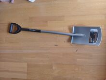 Лопата Fiskars с телескопической рукояткой