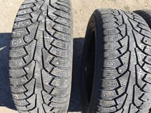 215/60R17 шипованные шины 4 шт.