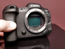 Canon EOS R5 koos kahe aku ja originaalkarbiga
