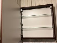 Бывшая в употреблении мебель для ванной комнаты