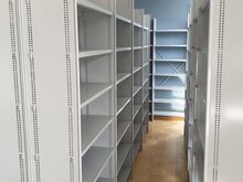 Riiulid metallist